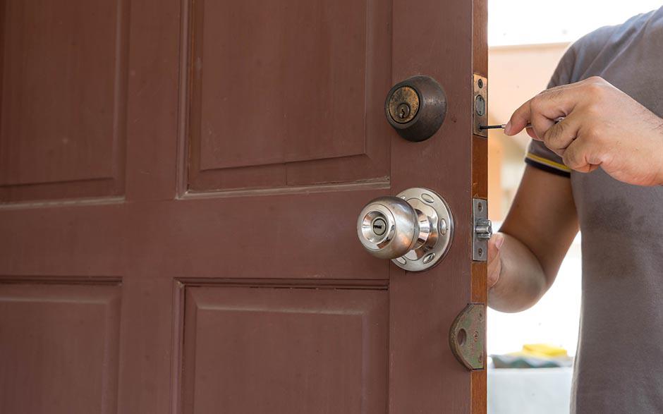 changer une serrure de porte intérieure Écouen
