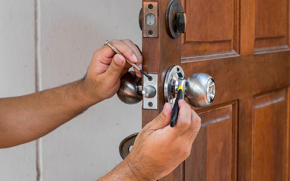 changer serrure porte Montigny-le-Bretonneux