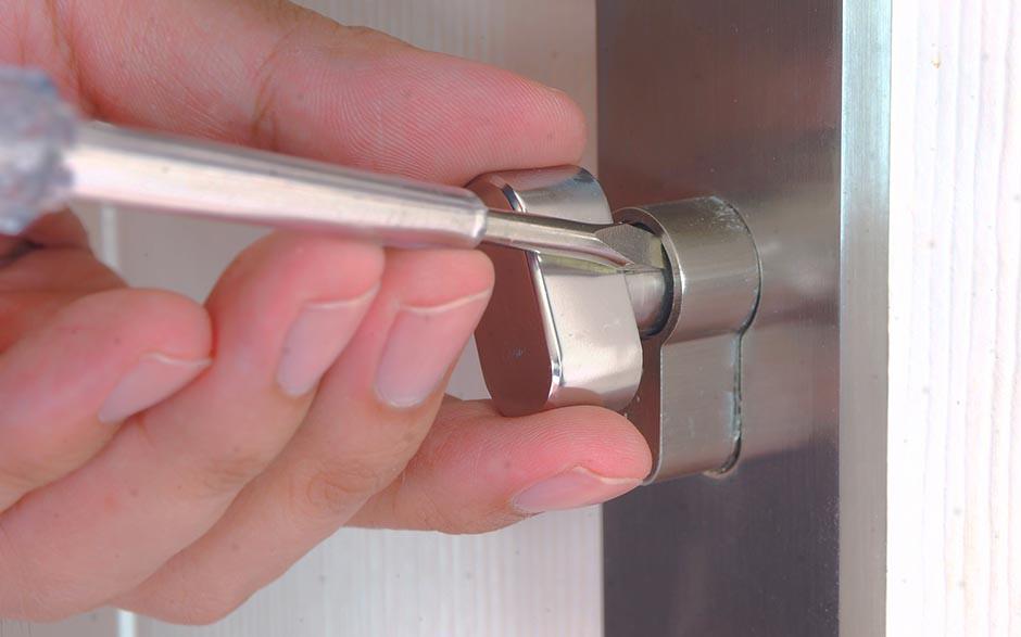 changer une serrure de porte intérieure Écouen